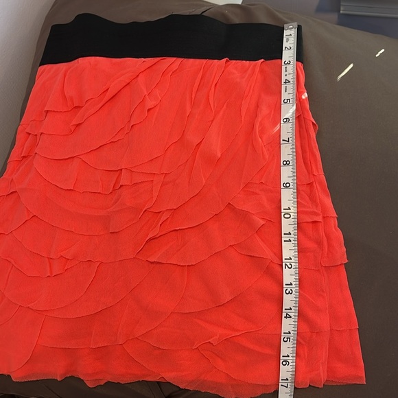 Express mini scalloped skirt - Picture 5 of 7